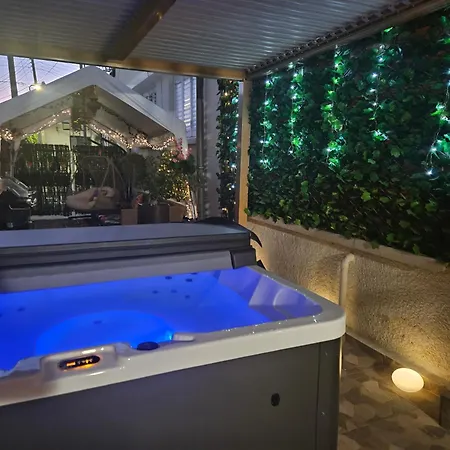 Holiday home Heated Jacuzzi & Luxury Garden Retreat Larnaca