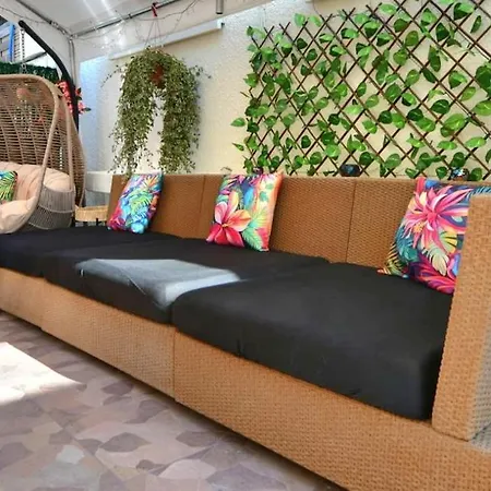 Heated Jacuzzi & Luxury Garden Retreat Larnaca