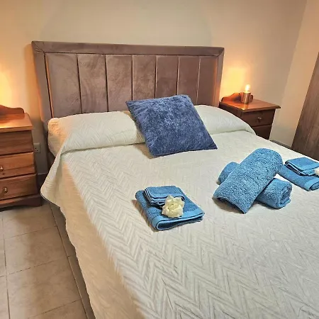 Heated Jacuzzi & Luxury Garden Retreat Holiday home *