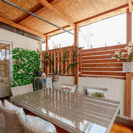 Feriehus Heated Jacuzzi & Luxury Garden Retreat *