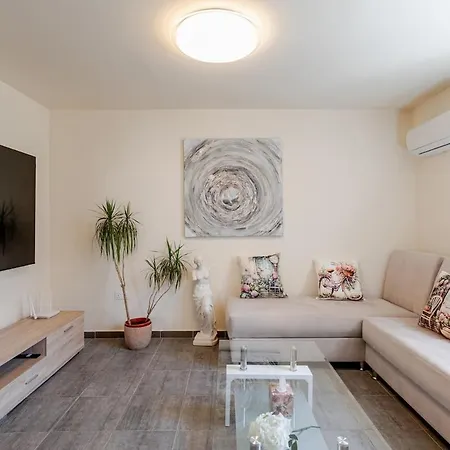 Heated Jacuzzi & Luxury Garden Retreat Feriehus *