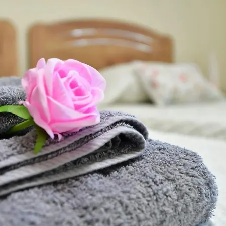 Holiday home Heated Jacuzzi & Luxury Garden Retreat